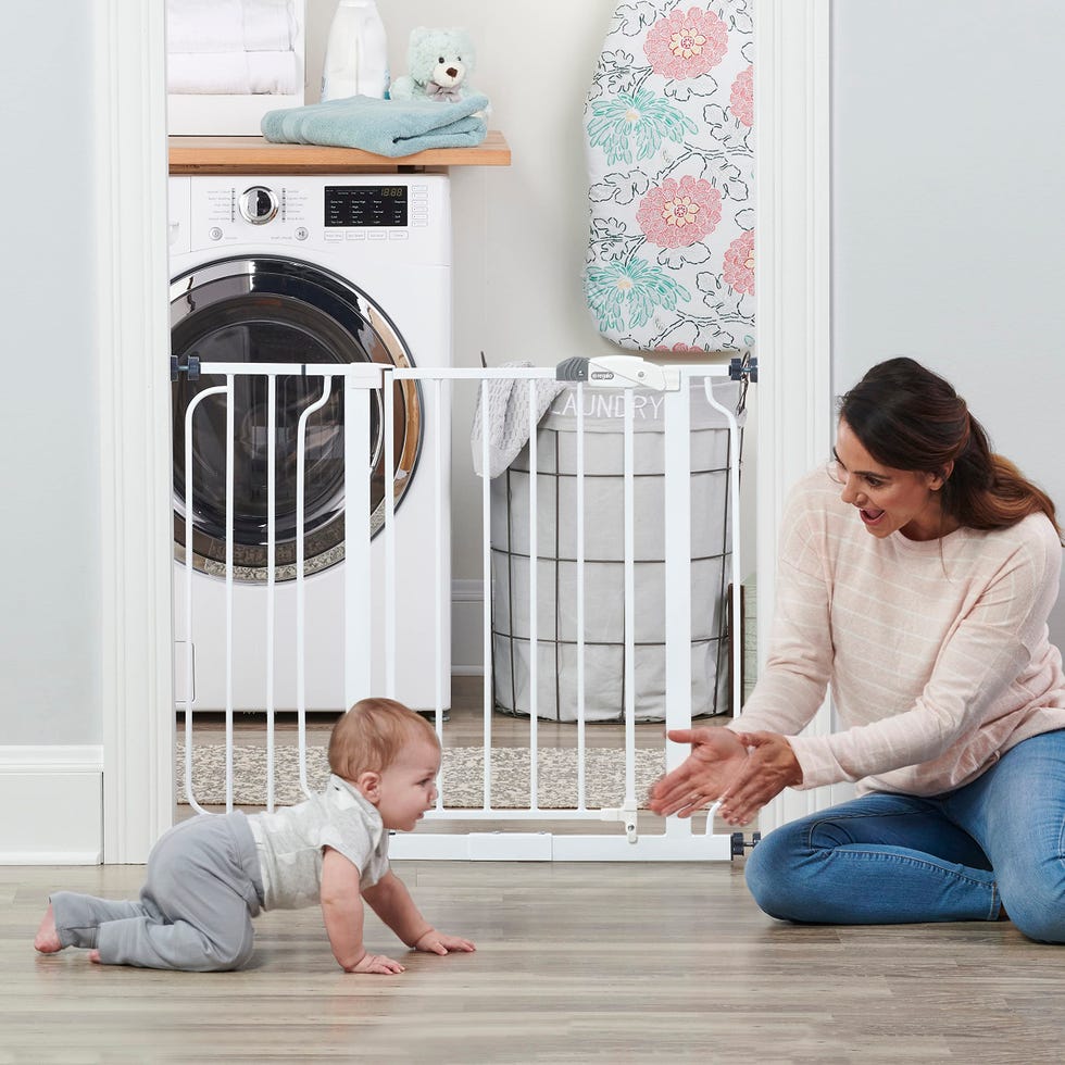 Easy Step 38.5-Inch Wide Walk Thru Baby Gate Easy Step 38.5-Inch Wide Walk Thru Baby Gate