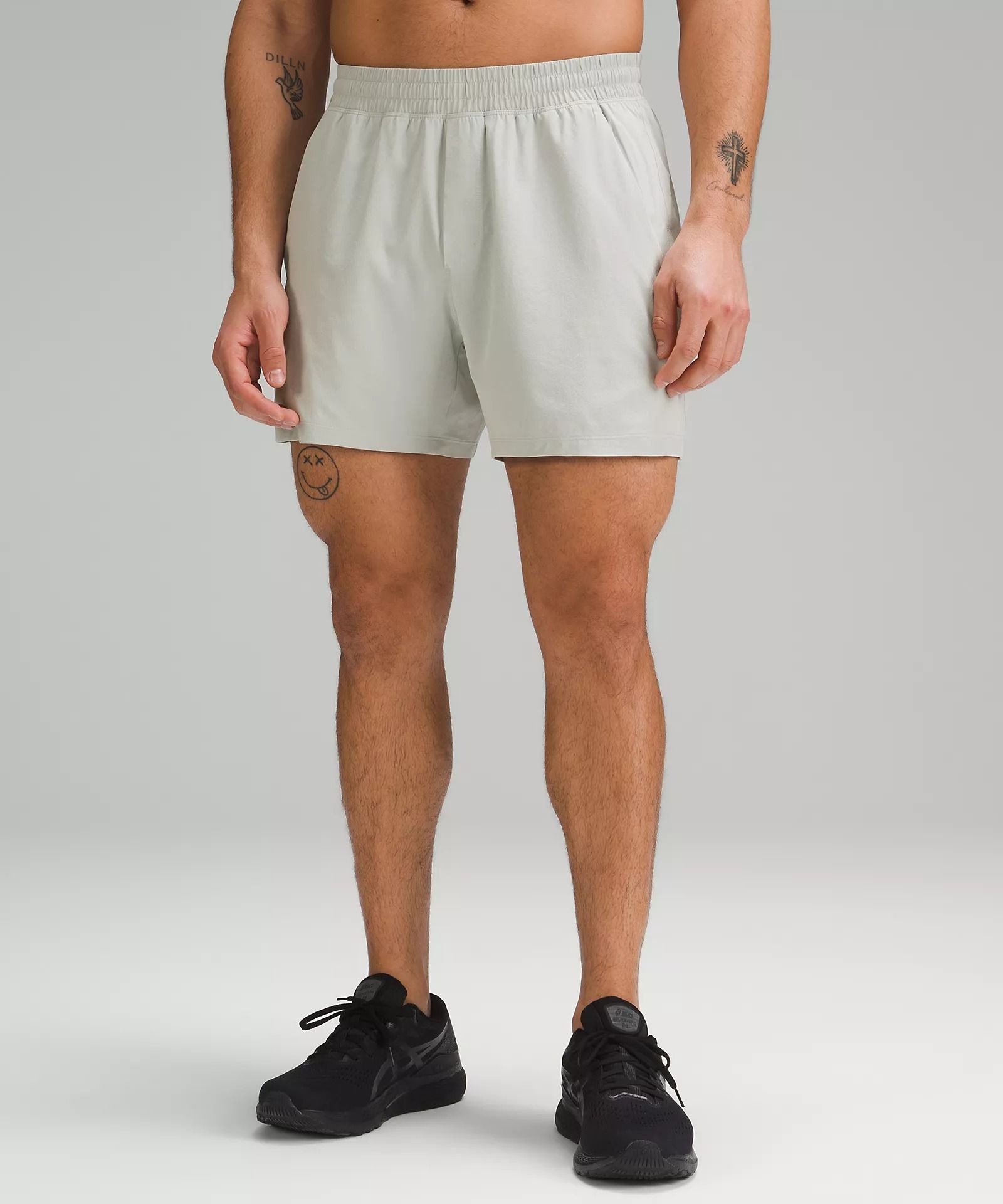 White workout sales shorts mens