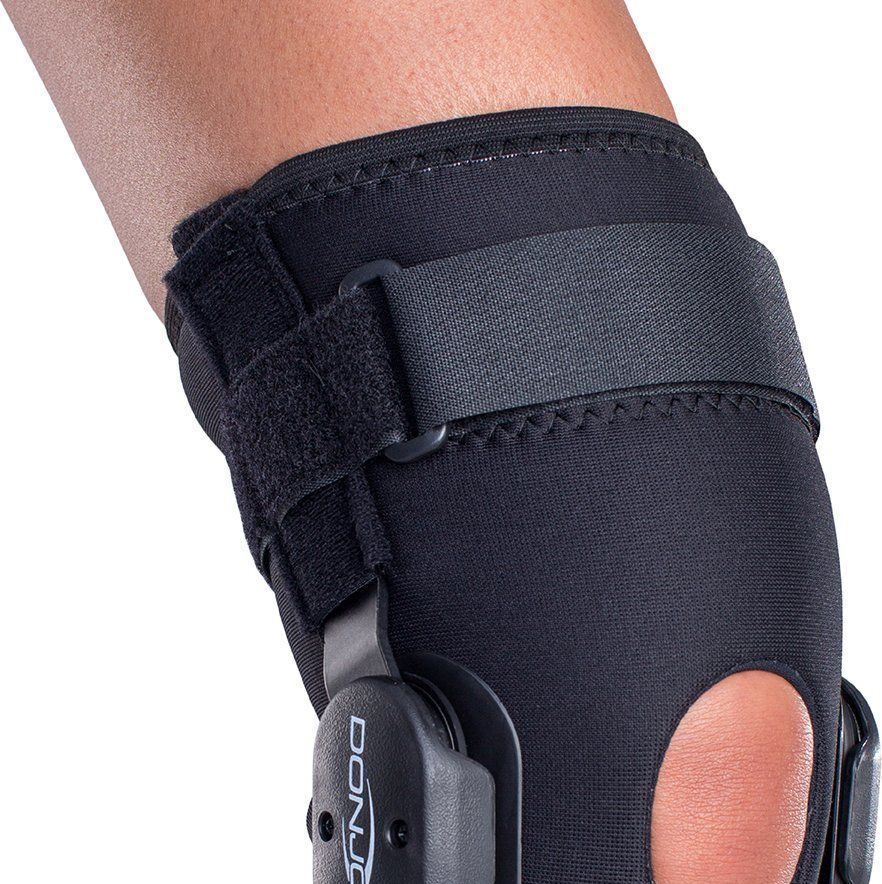 7 Best Knee Braces of 2023, Tested by Experts