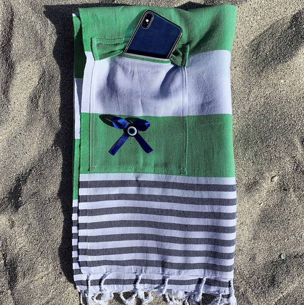 ShoreSecrets Collection: Sandproof Beach Towel 