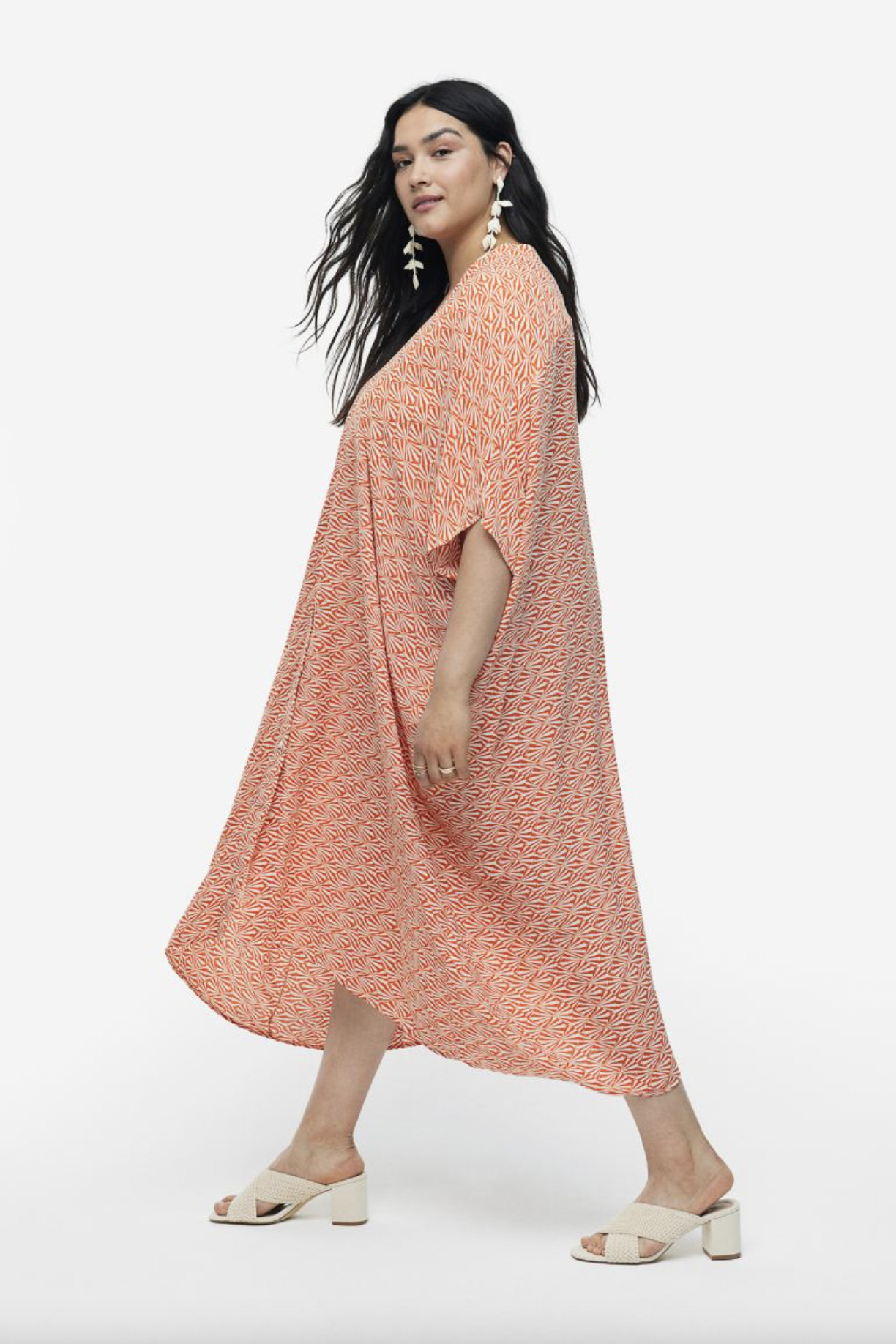 Light Grey Kaftan Dress Design by Palak & Mehak at Pernia's Pop Up Shop 2023