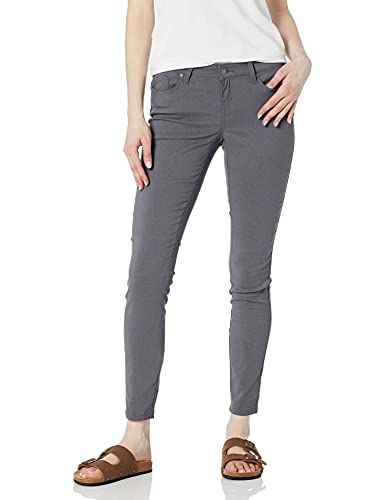 The Best Travel Pants for Women Who Hate Flying in Jeans