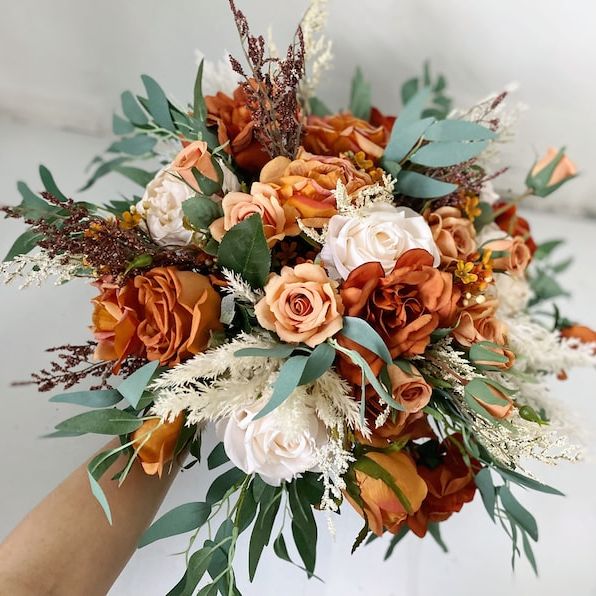 40 Best Fall Wedding Bouquets 2023 - Autumn Bridal Bouquets