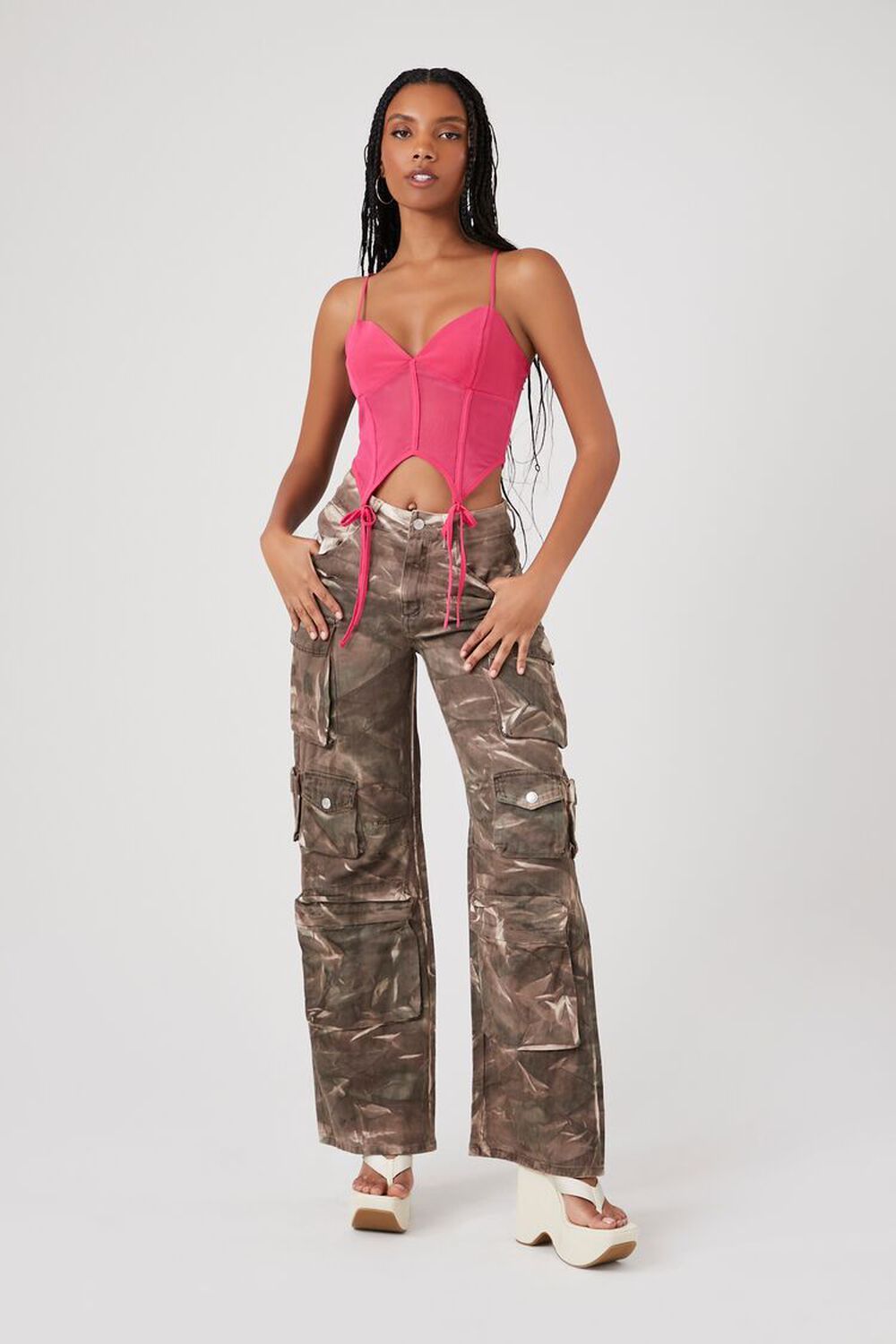 Cute cargo 2024 pants outfits