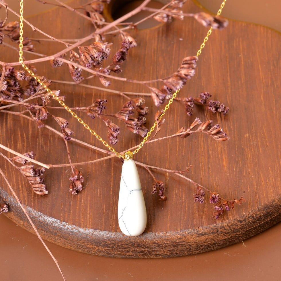 White Howlite Necklace White Howlite Necklace