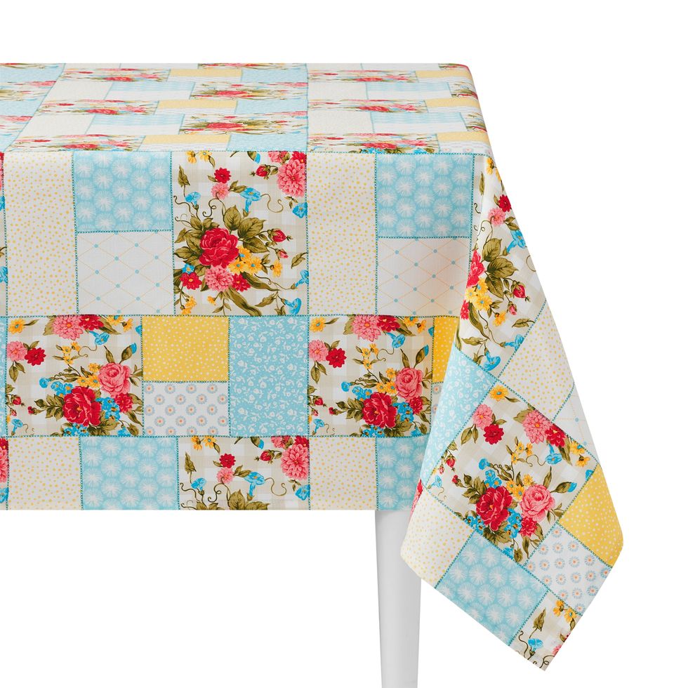 The Pioneer Woman Sweet Rose Tablecloth