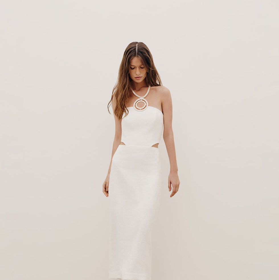 The perfect white dress does exist, and @jacylenore found it. Meet your  peak summer must-have, our 100% European Linen Scoop Neck Midi Dr