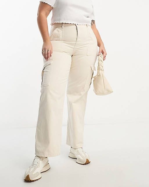 Molly jeans kargo lebar pinggang tinggi di ecru Molly jeans kargo lebar pinggang tinggi di ecru