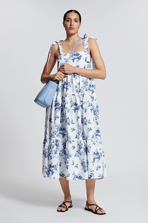 Carry a Mini Bag With Your Printed Dress, 26 Comfortable Outfit Ideas to  Get You Through Summer in Style