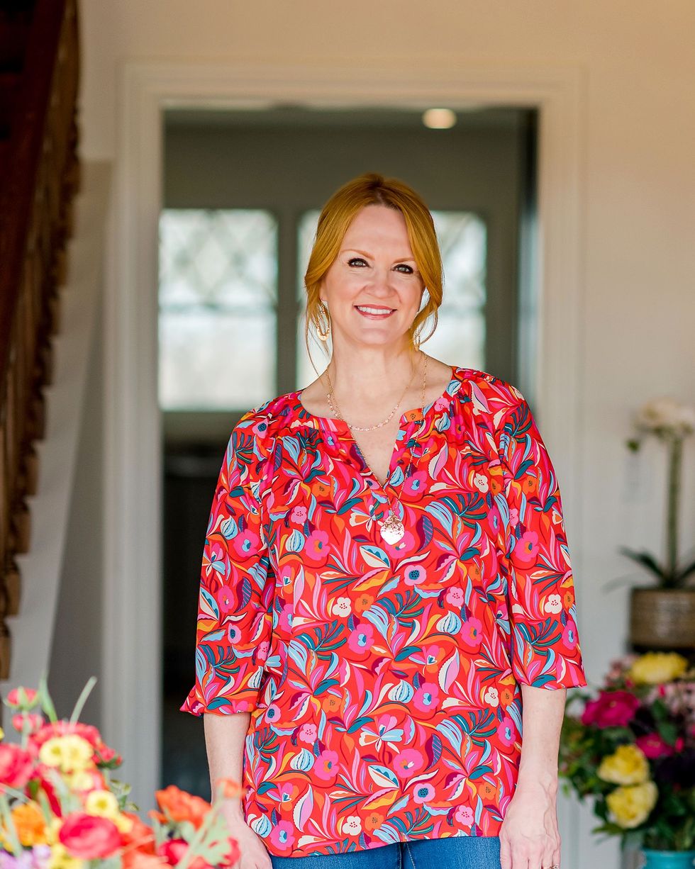 The Pioneer Woman Summer Clothing 2023 - Where to Buy Ree Drummond's Summer  Apparel