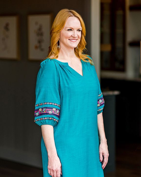 The Pioneer Woman Summer Clothing 2023 - Where to Buy Ree Drummond's Summer  Apparel