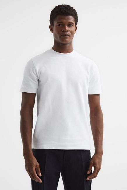 Hearty søskende sendt Best White T-shirts For Men: 20 Perfect White Tees To Shop 2023