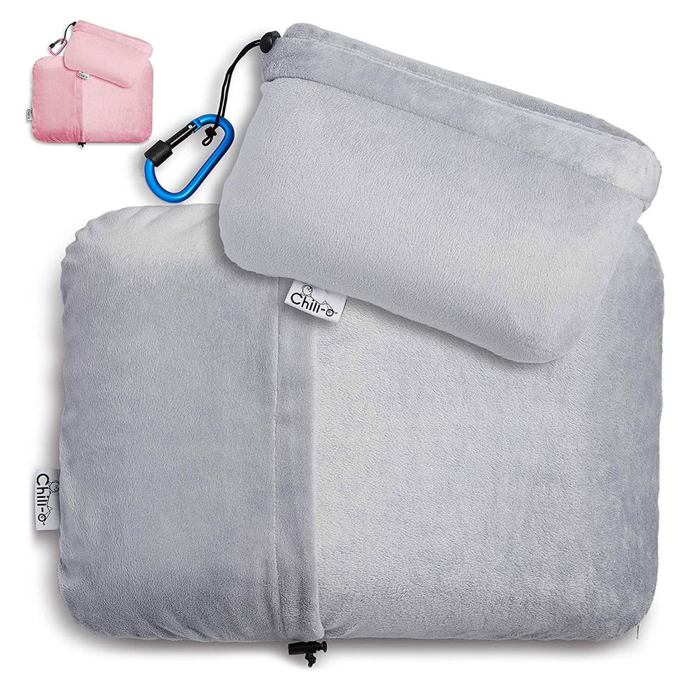 https://hips.hearstapps.com/vader-prod.s3.amazonaws.com/1685974591-chill-o-travel-pillow-with-solid-memory-foam-gel-insert-for-travel-gift-647dee3a0f651.jpg?crop=1xw:1xh;center,top&resize=980:*