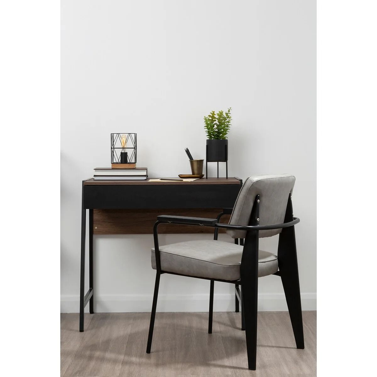 Small elegant deals desk