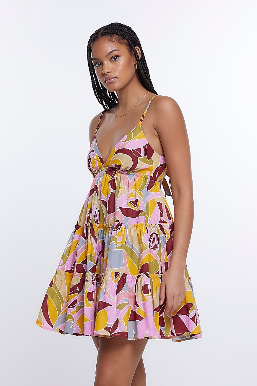 Mini dress cami pantai berjenjang motif pink Mini dress cami pantai berjenjang motif pink