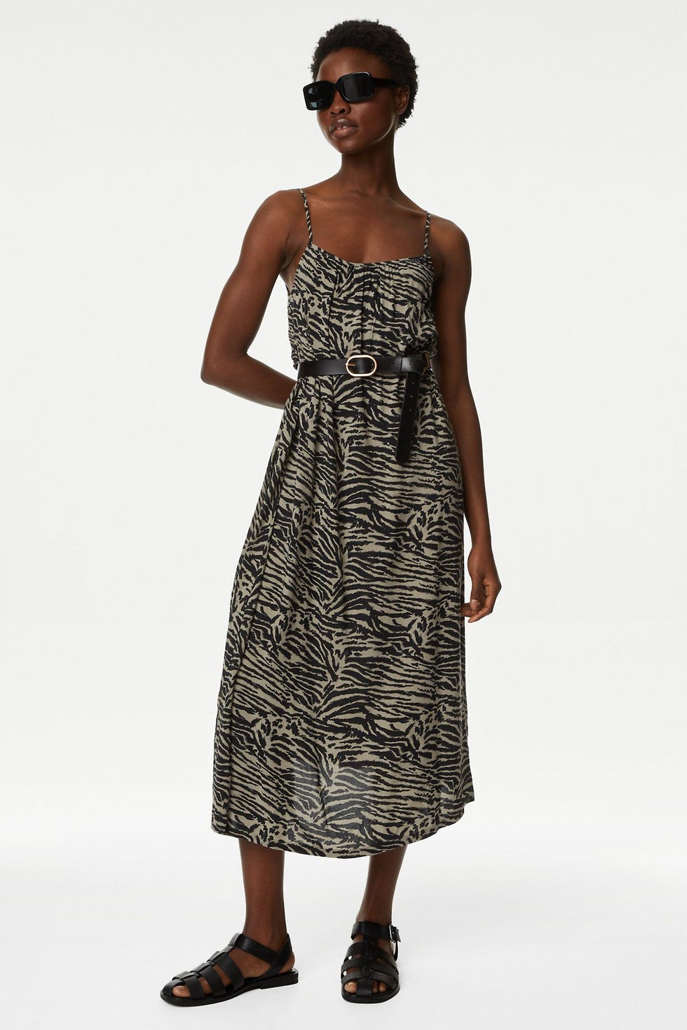 Gaun Slip Midi Leher Persegi Bermotif Gaun Slip Midi Leher Persegi Bermotif