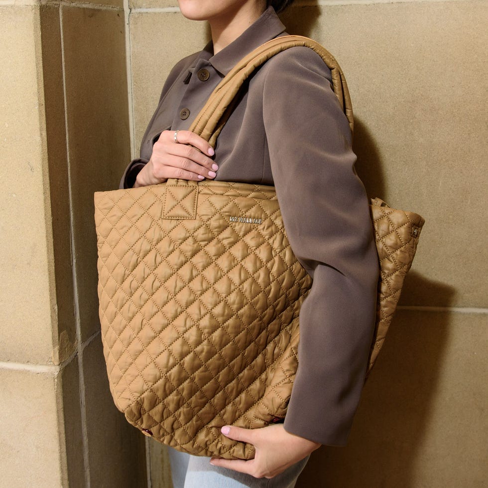 Medium Metro Deluxe Tote Medium Metro Deluxe Tote