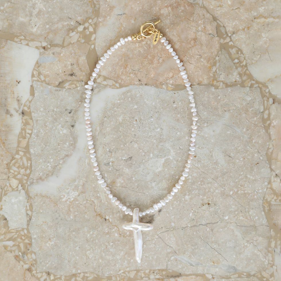 Vibras Cross Pearl Necklace