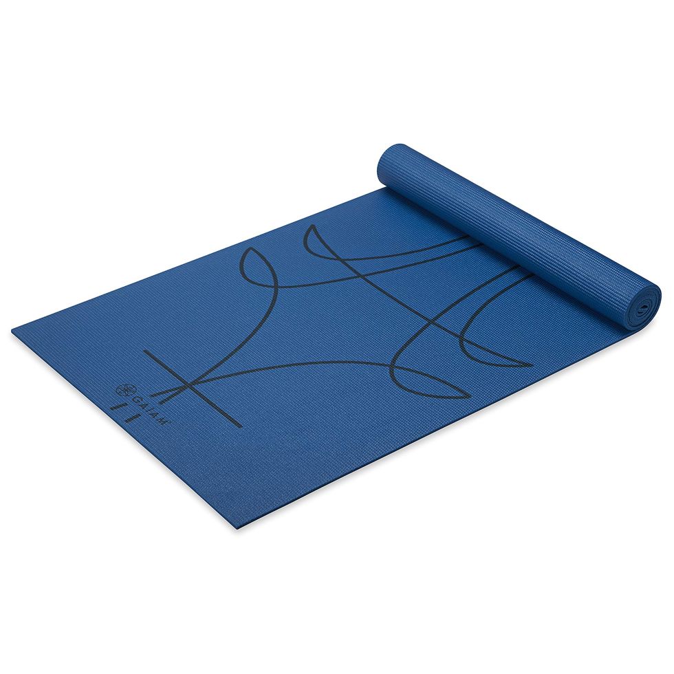 Gaiam Dry-Grip Yoga Mat - 5mm Thick Non-Slip Exercise & Fitness Mat for  Standard or Hot Yoga, Pilates and Floor Workouts - Cushioned Support,  Non-Slip Coat - 68 x 24 Inches 