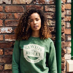 Coronation Street X Joanie – Gilroy Retro Newton und Ridley Sweatshirt