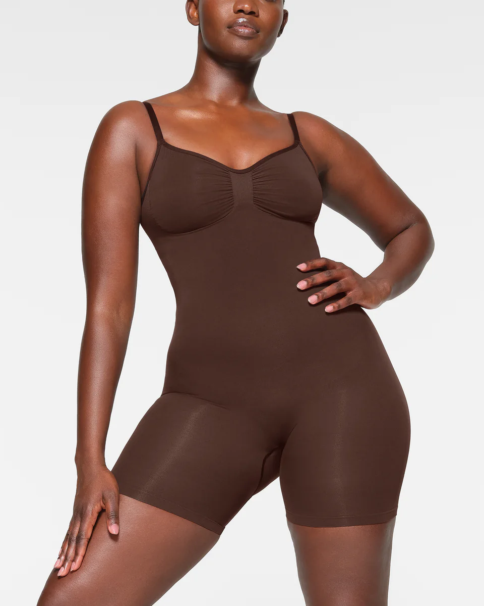 SKIMS Sculpting Bodysuit Mid Thigh with Open Gusset Umber - Size S