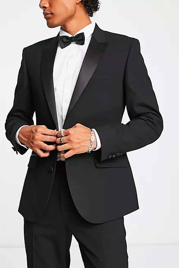 Traje todo negro hombre new arrivals