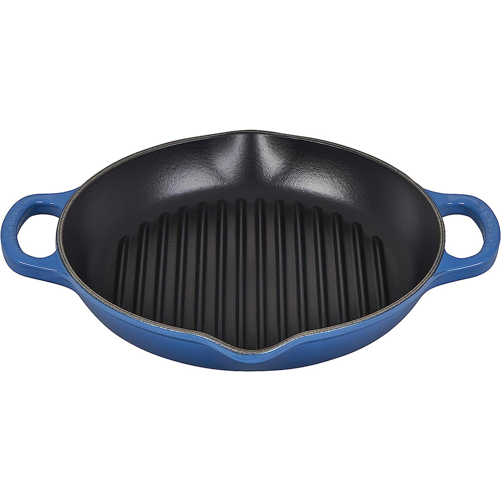 https://hips.hearstapps.com/vader-prod.s3.amazonaws.com/1688135575-le-creuset-grill-pan-649ee78393598.png?crop=1xw:1xh;center,top&resize=980:*