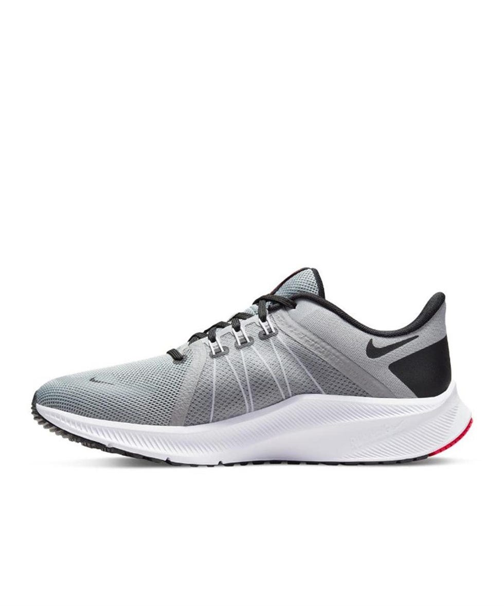 NIKE Quest 4, Sneaker Hombre, LT Smoke Grey/White-Black-Siren Red, 44 EU