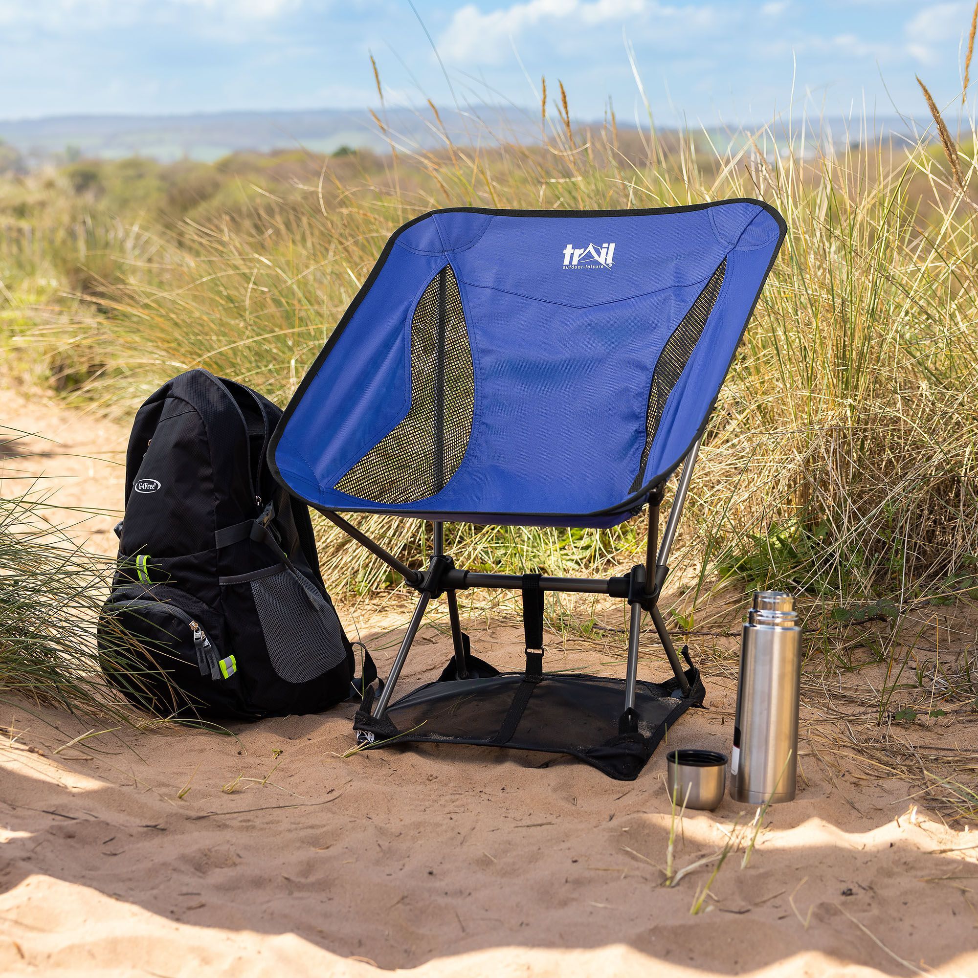 Lightweight folding store deck chairs