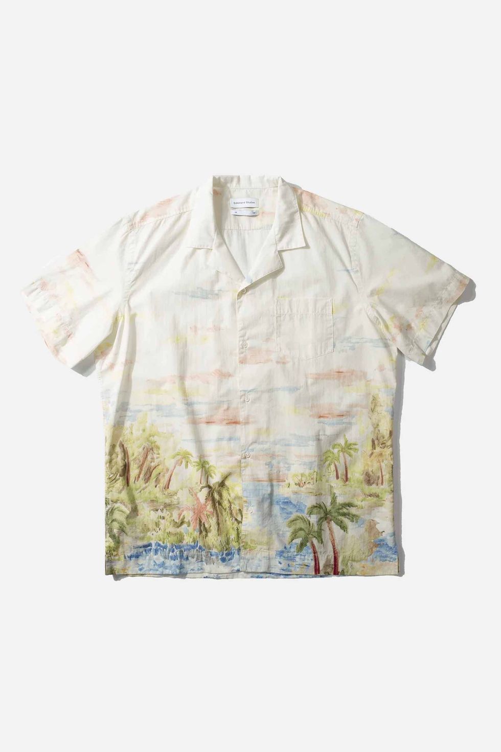Camisa con estampado tropical