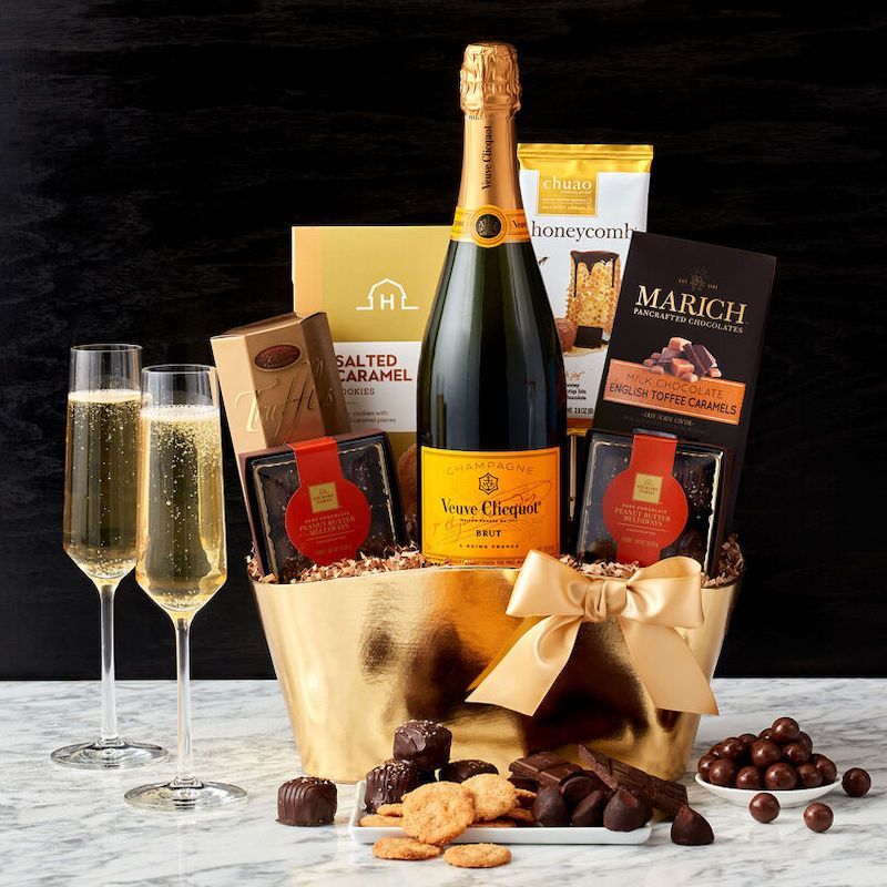 Elegant Expressions: Veuve Clicquot Champagne Gift Basket
