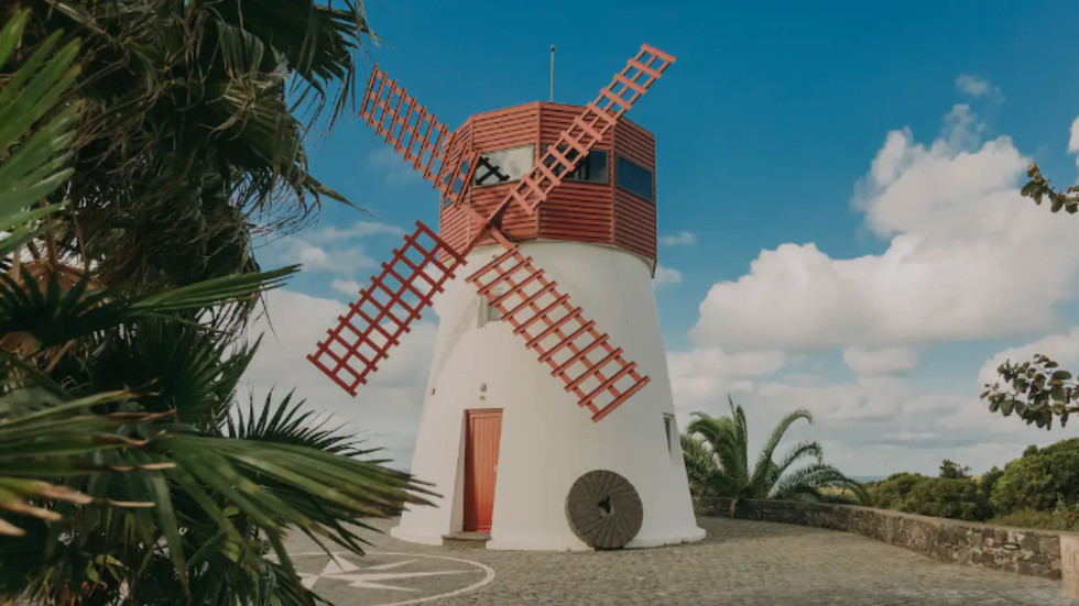 Case vacanza in Portogallo: dormire in un mulino a vento  