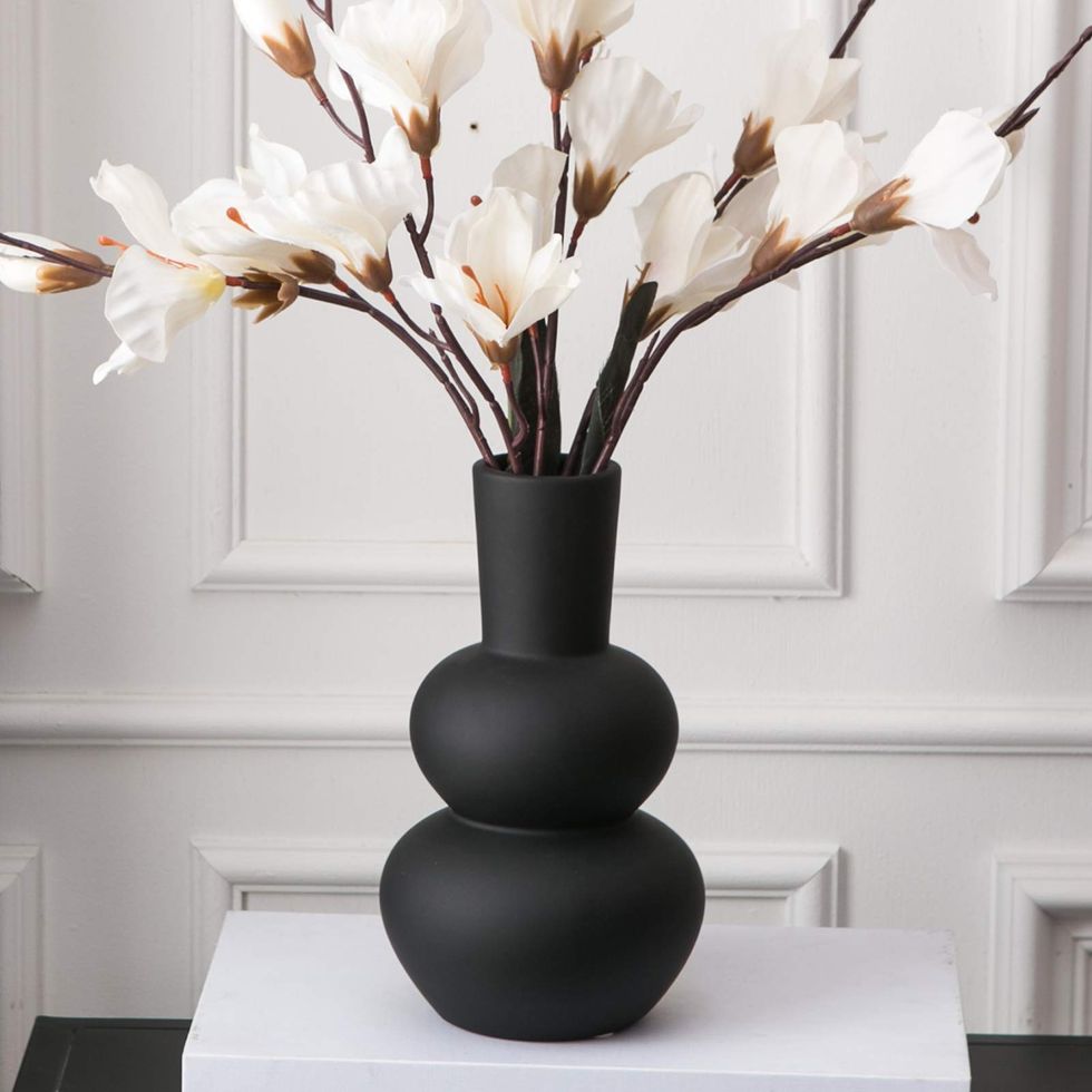 Black ceramic flower vase 