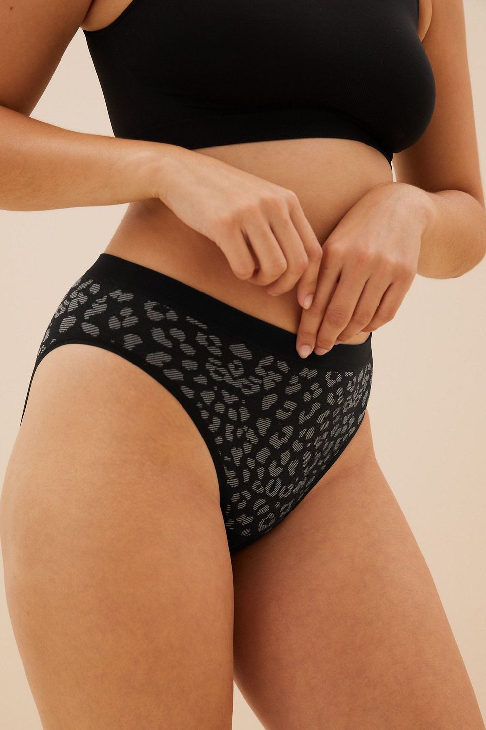 M&S Underwear Firm Control High Rise Waist Cincher Knickers Size