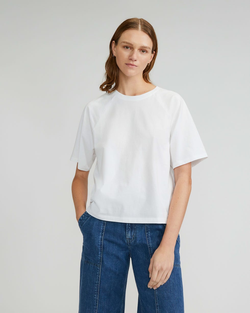 Everlane Reviews: Organic and Silky Cotton Tees, Easy Short