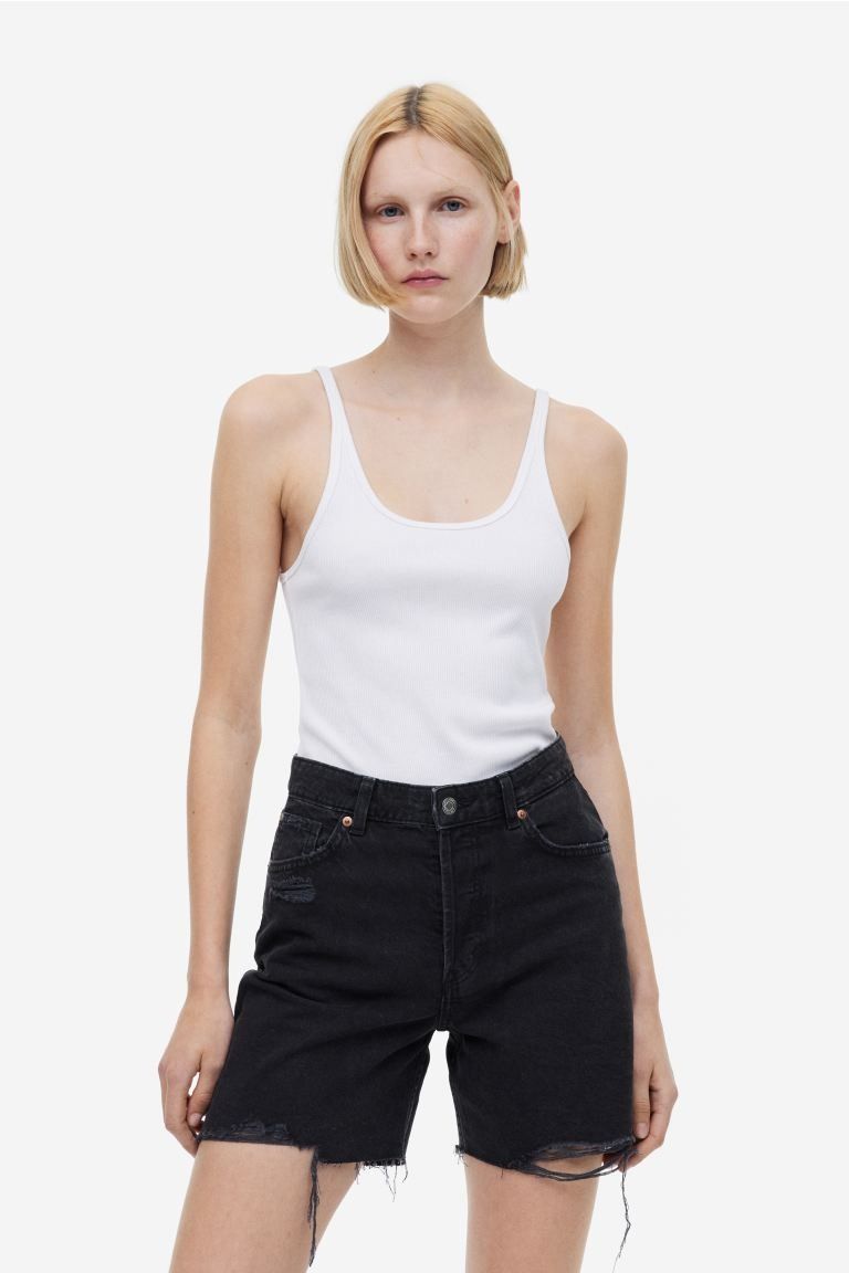 H and clearance m black shorts