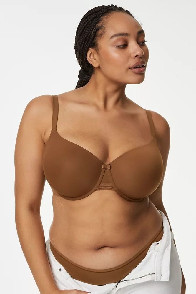 Full cup thin large size bra gathers and closes the side breast