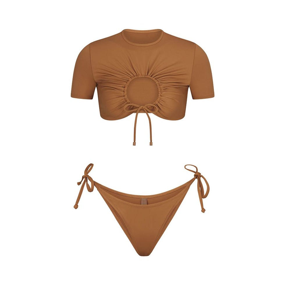 Ruched T-Shirt and Dipped Tie Bottom Ruched T-Shirt and Dipped Tie Bottom