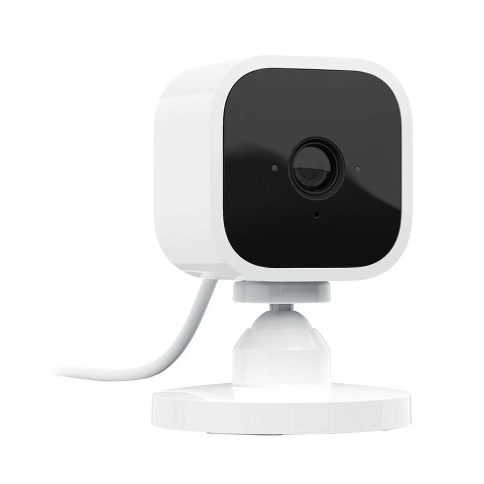 Blink Mini – Compact indoor plug-in smart security camera
