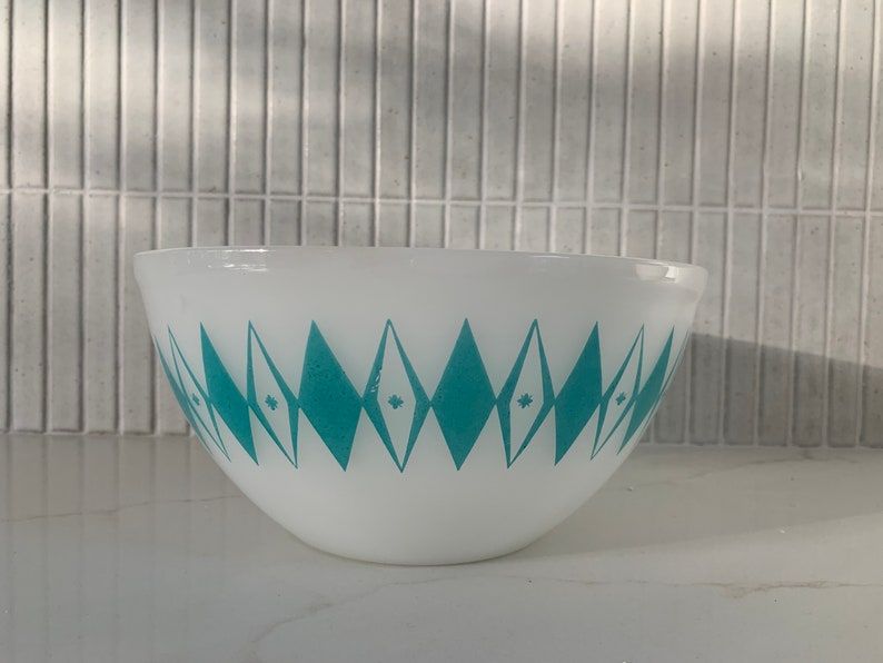 Agee Pyrex Rare Turquoise Dotted Diamonds Bowl