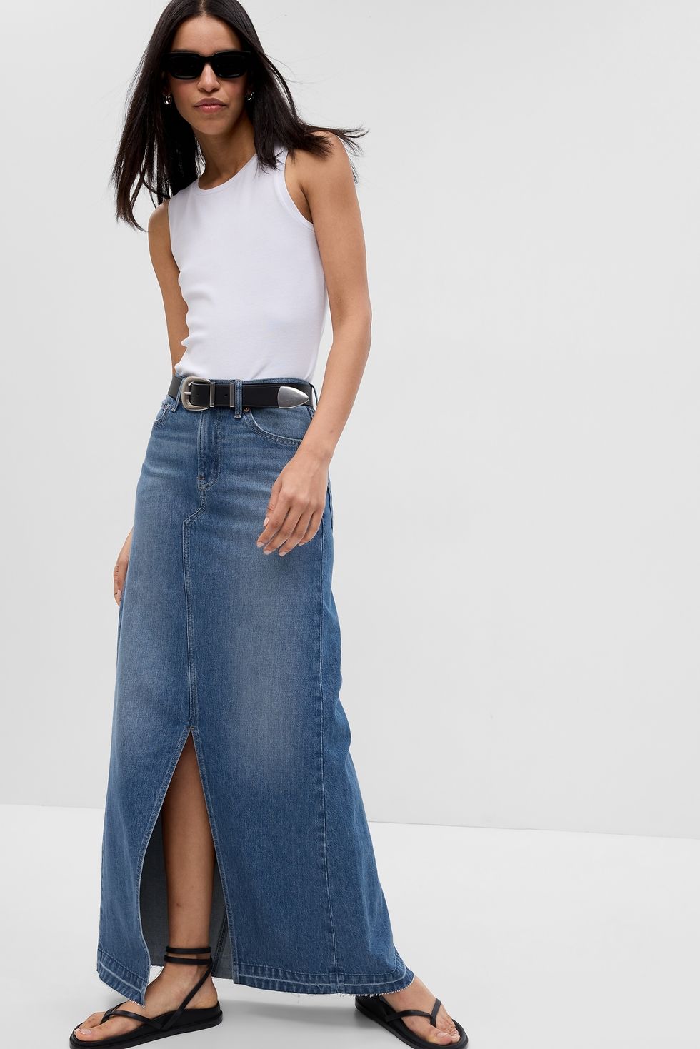 10 Best Jean Skirt Outfits for the Days You Want to Show Off Your ...