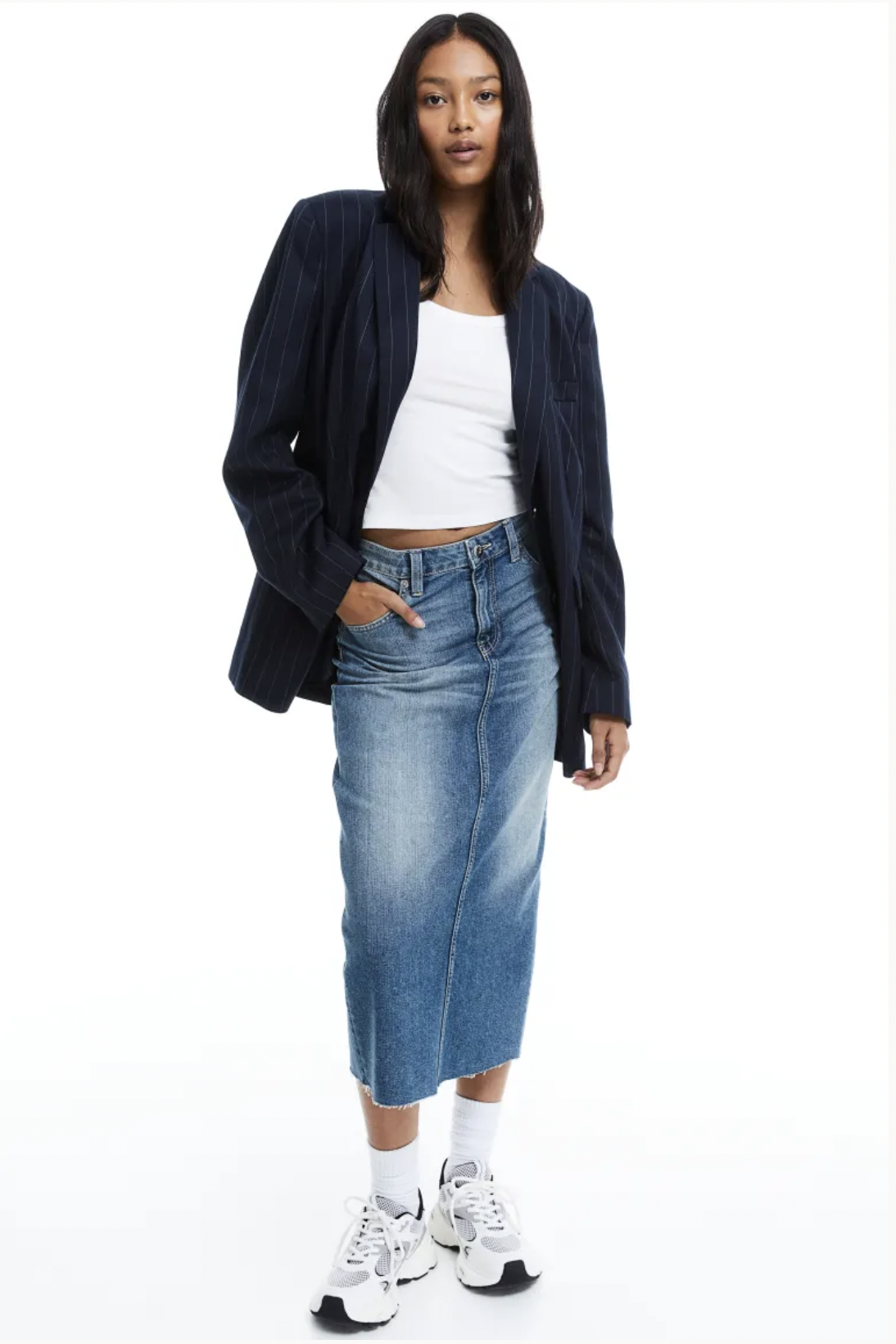 10 Best Jean Skirt Outfits For The Days You Want To Show Off Your ...