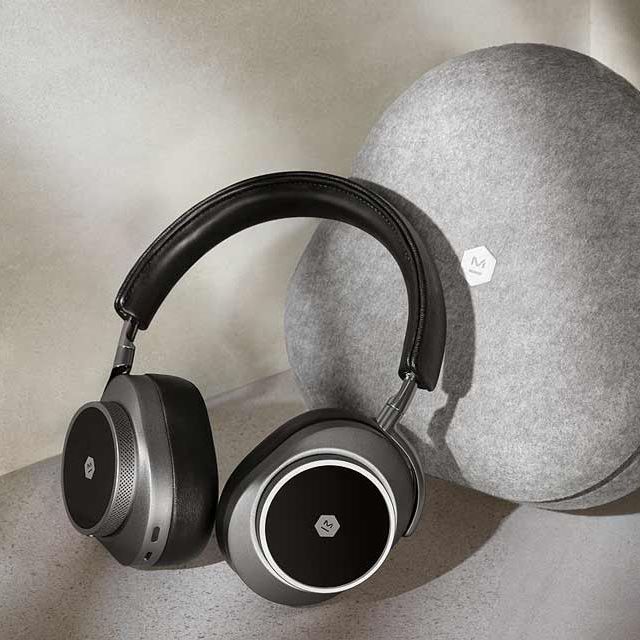 Master dynamic discount vs bang olufsen