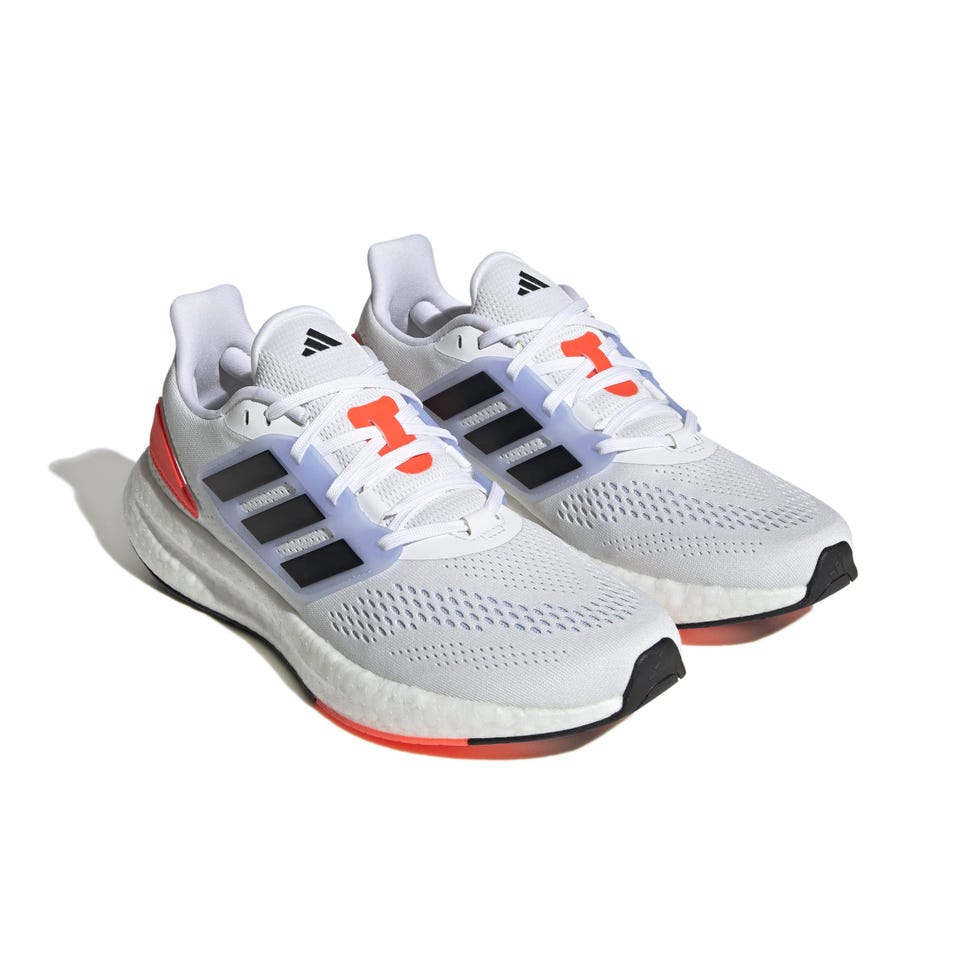 female de running Adidas Pureboost 22