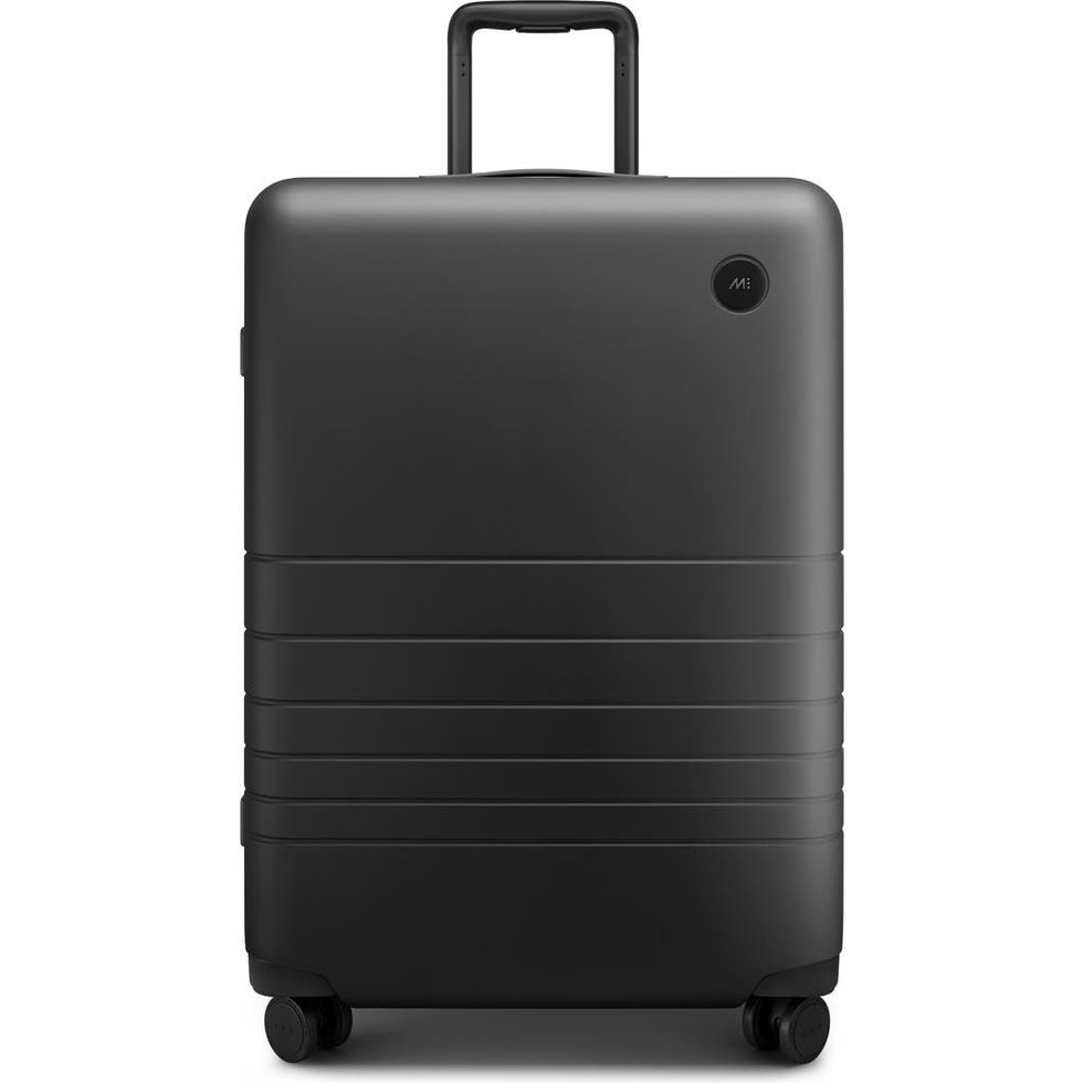 Medium Check-In Spinner Luggage