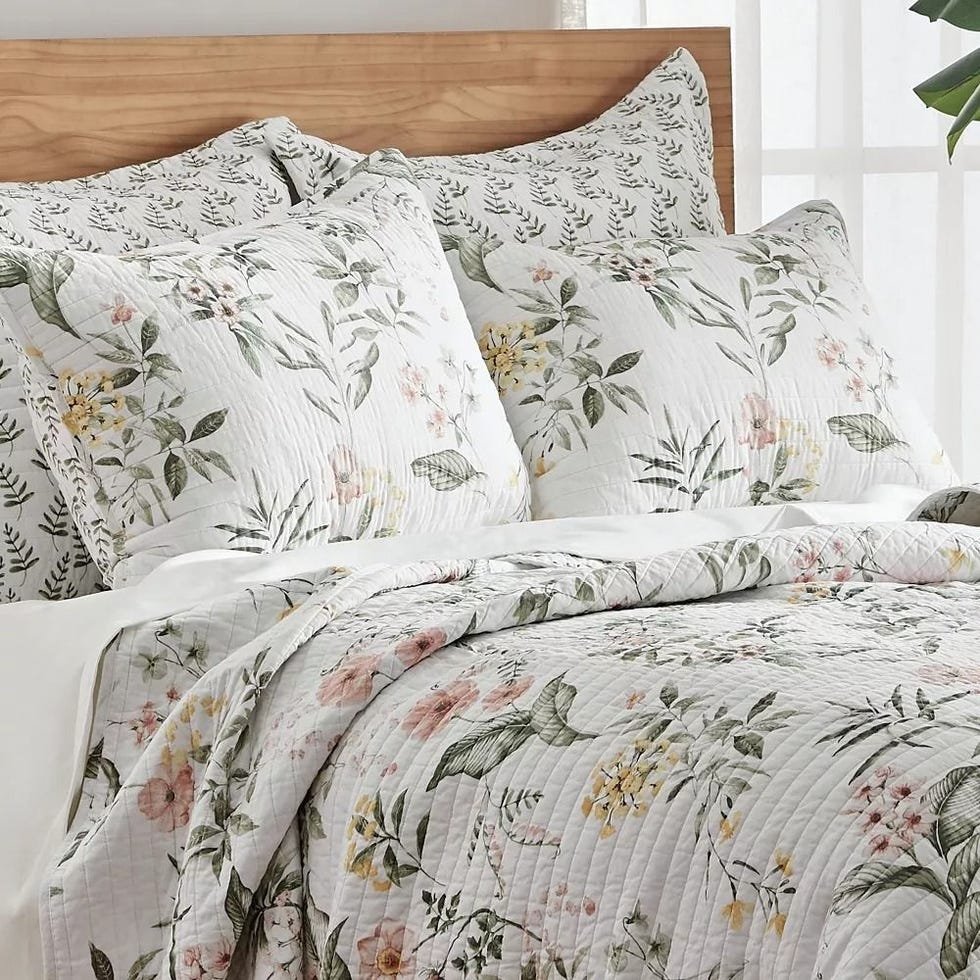 Viviana Quilt and Pillow Set Viviana Quilt and Pillow Set