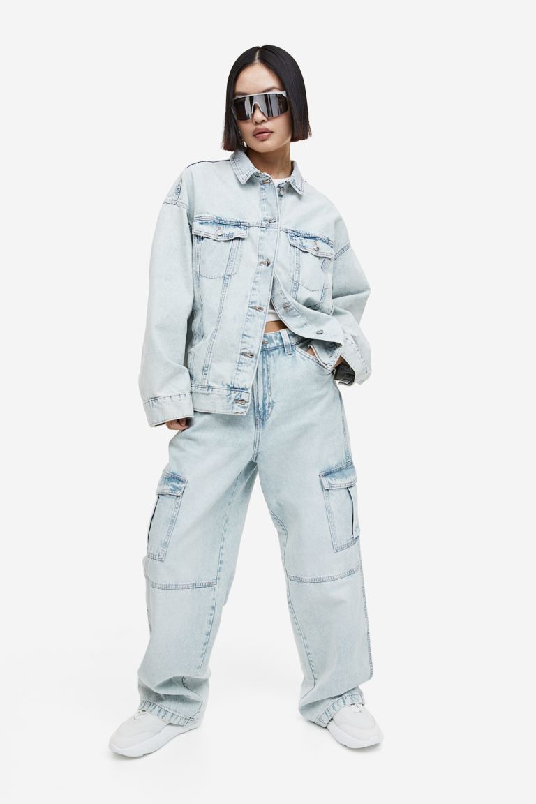How to Style an Oversized Denim Jacket in 2024