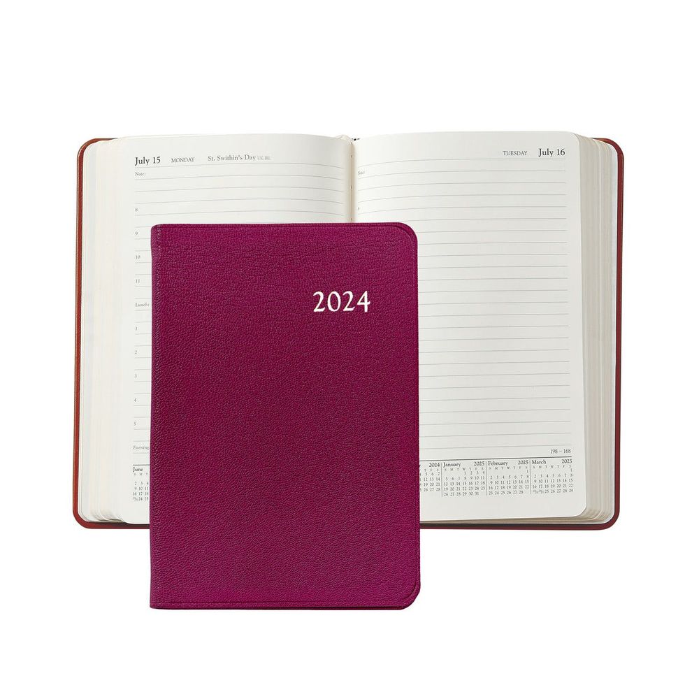 Classic Planner 2024 Large Daily, hard cover, 12 months Scarlet Red