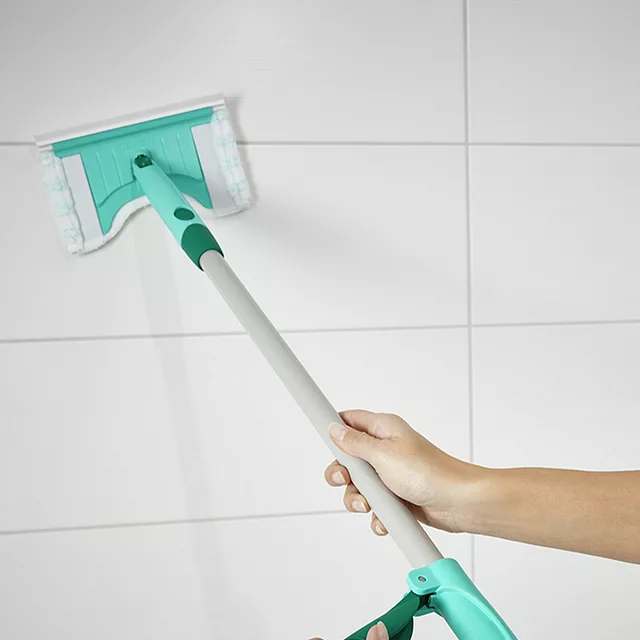 OXO Good Grips Extendable Tub & Tile Brush Scrubber & Extra Heads on QVC 