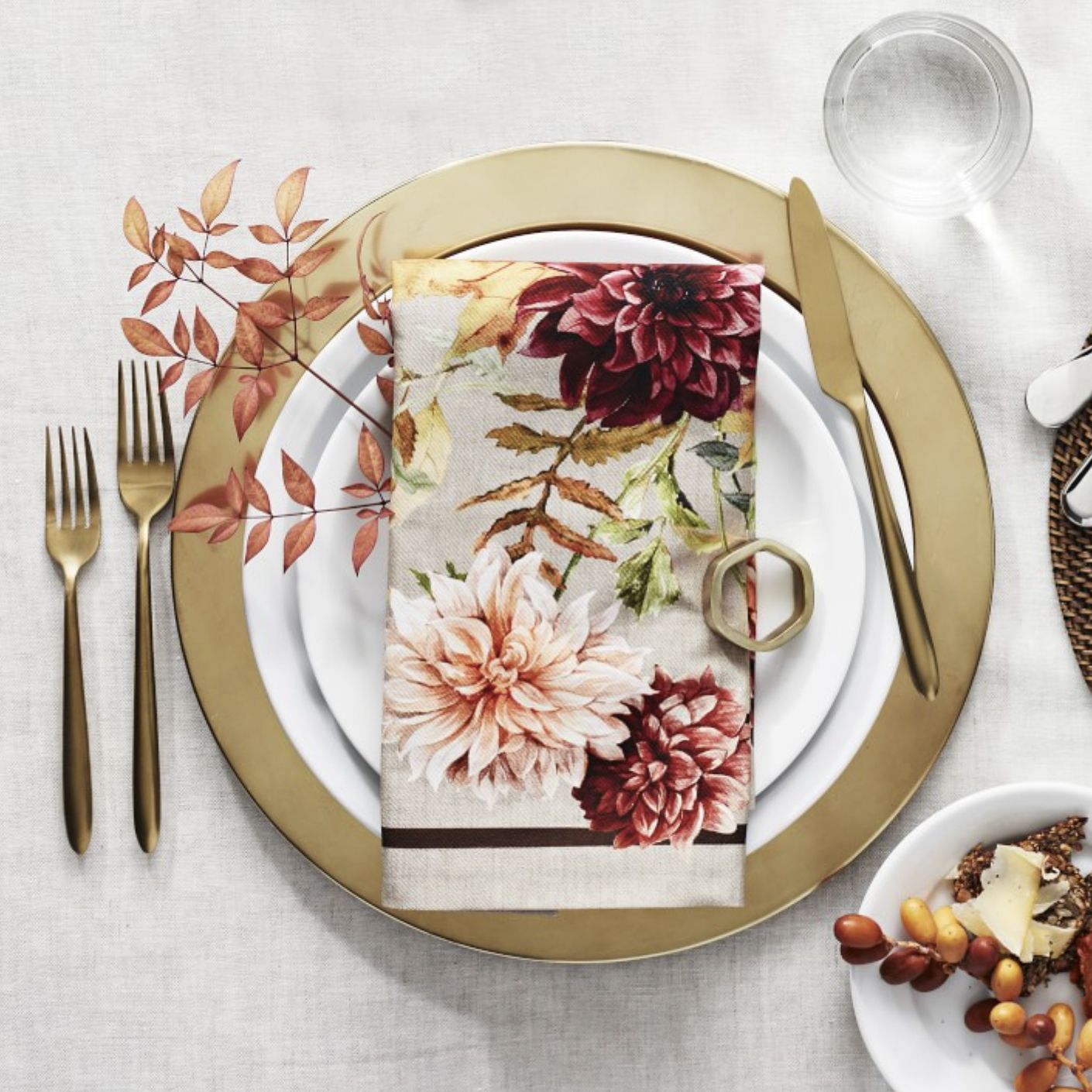 16 Best Thanksgiving Napkins To Buy In 2023   1690818149 Floral 64c7d6442e806 